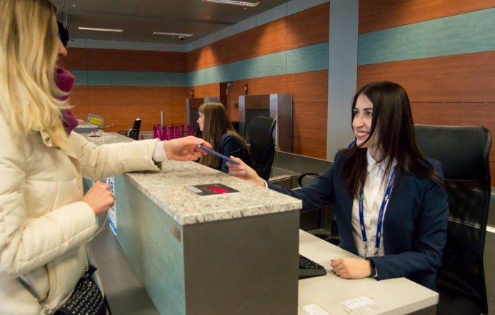 Регистрация в аэропорту: какие авиакомпании в Украине взимают плату за получение посадочного талона